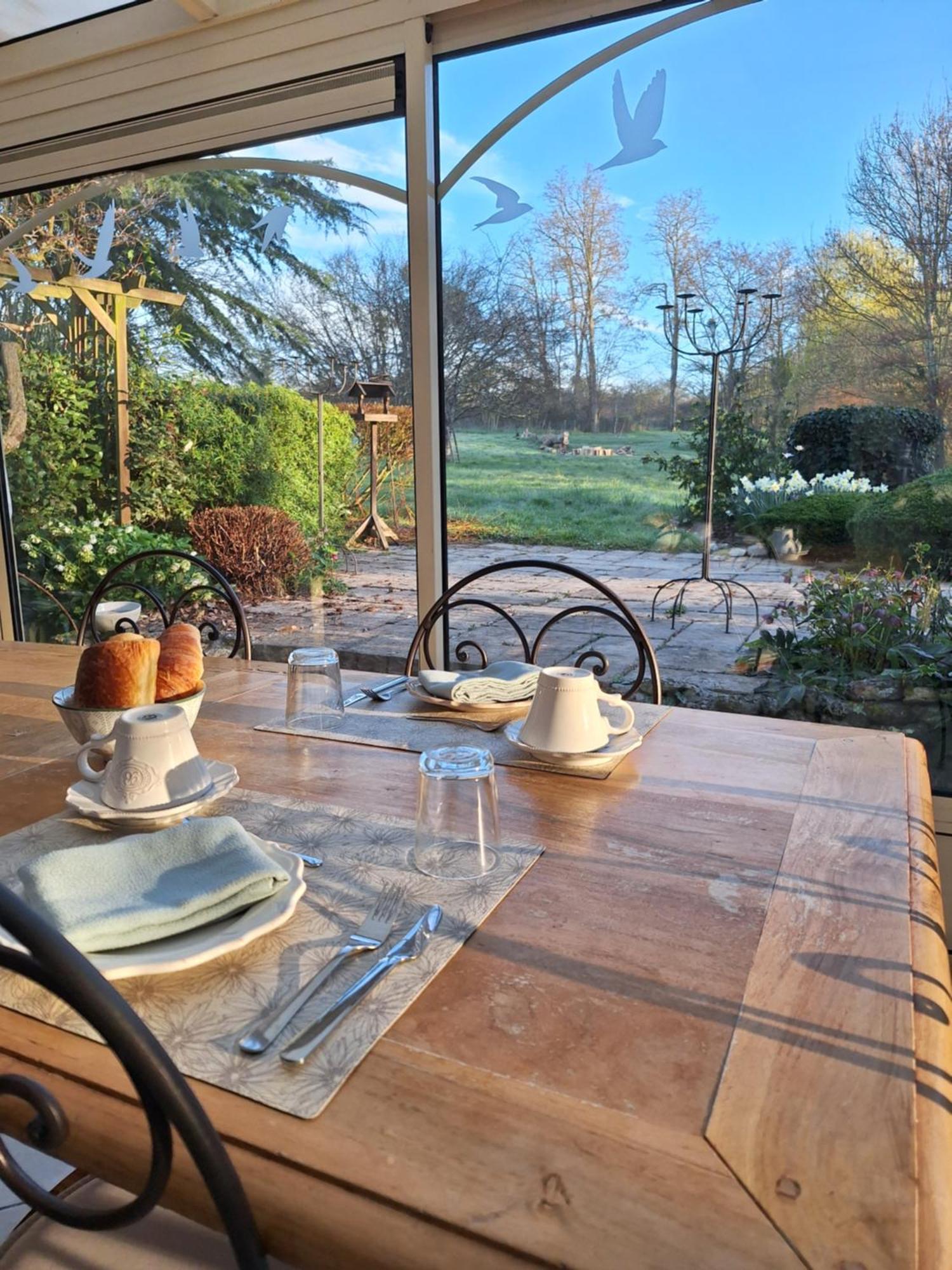 Traînefeuilles - Chambres d'hôtes Le Controis-en-Sologne Extérieur photo